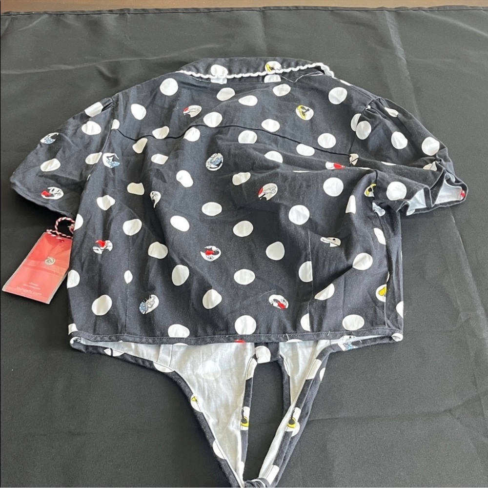Disney Loungefly Stitch Shoppe Minnie Peek-a-Boo Polka Dot Black White Top, M - Picture 5 of 10